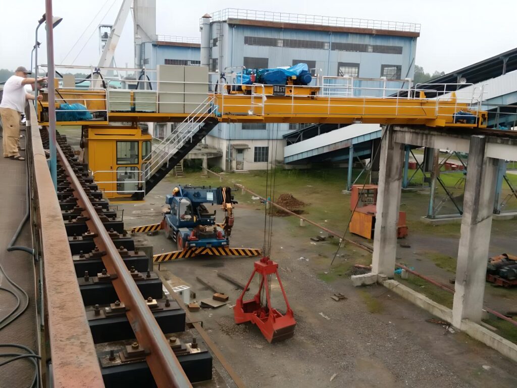 5/5噸10/10噸16/16噸抓斗、電磁兩用橋式起重機主要技術參數