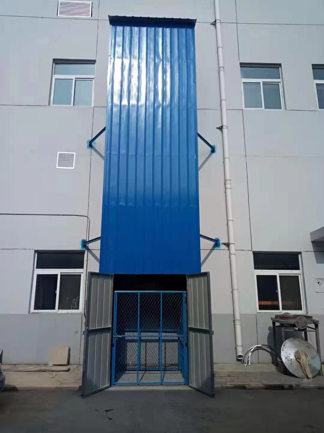 大噸位導軌式貨梯 大噸位導軌式貨梯