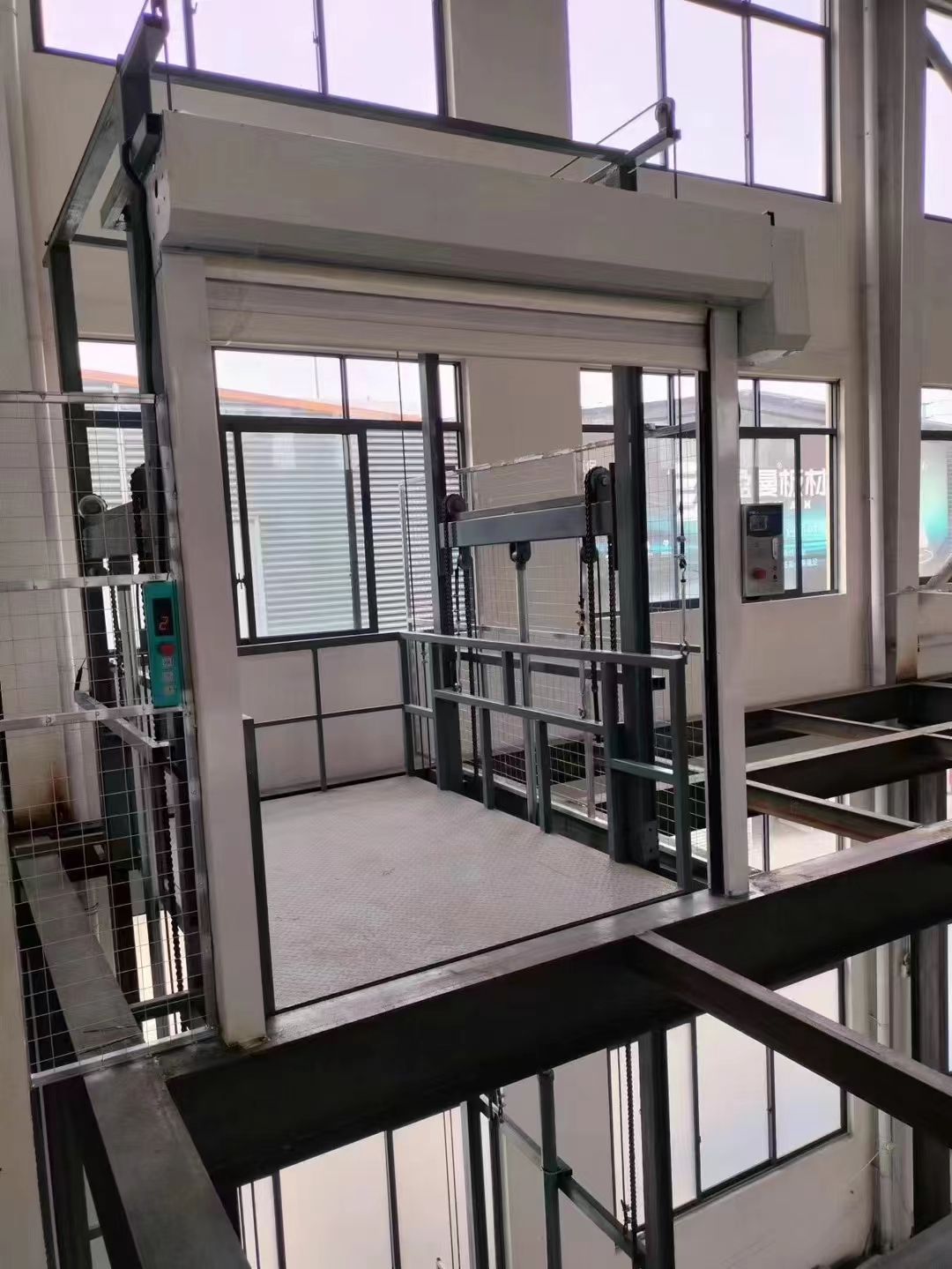 大噸位導軌式貨梯 大噸位導軌式貨梯