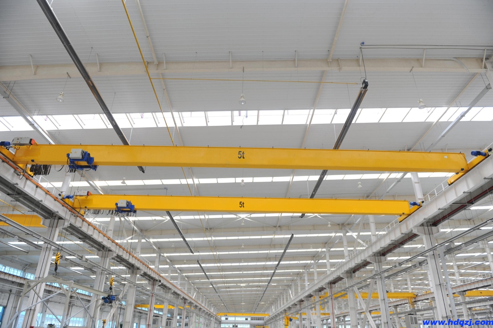 橋式起重機中主梁形式的選擇確定依據 橋式起重機中主梁形式的選擇確定依據