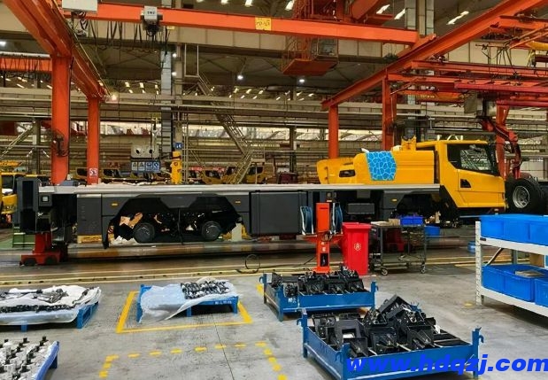 雙梁橋式起重機(jī)如何提升工作效率和項(xiàng)目進(jìn)度? 雙梁橋式起重機(jī)如何提升工作效率和項(xiàng)目進(jìn)度?