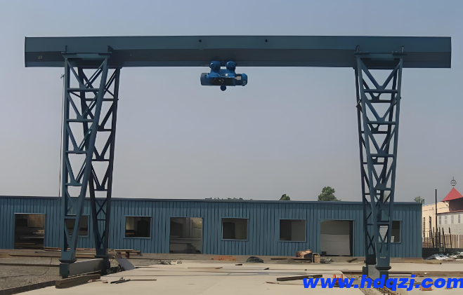 單梁吊鉤門式起重機的維護保養(yǎng) 單梁吊鉤門式起重機的維護保養(yǎng)